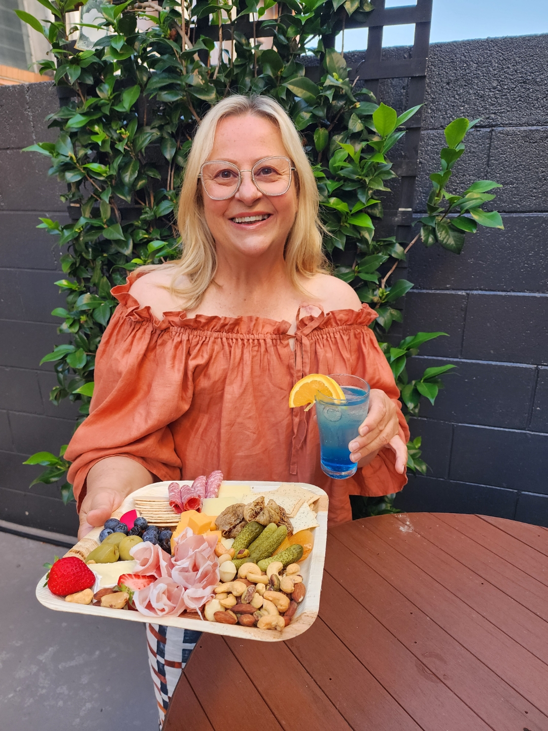 image0 Veronika Holme